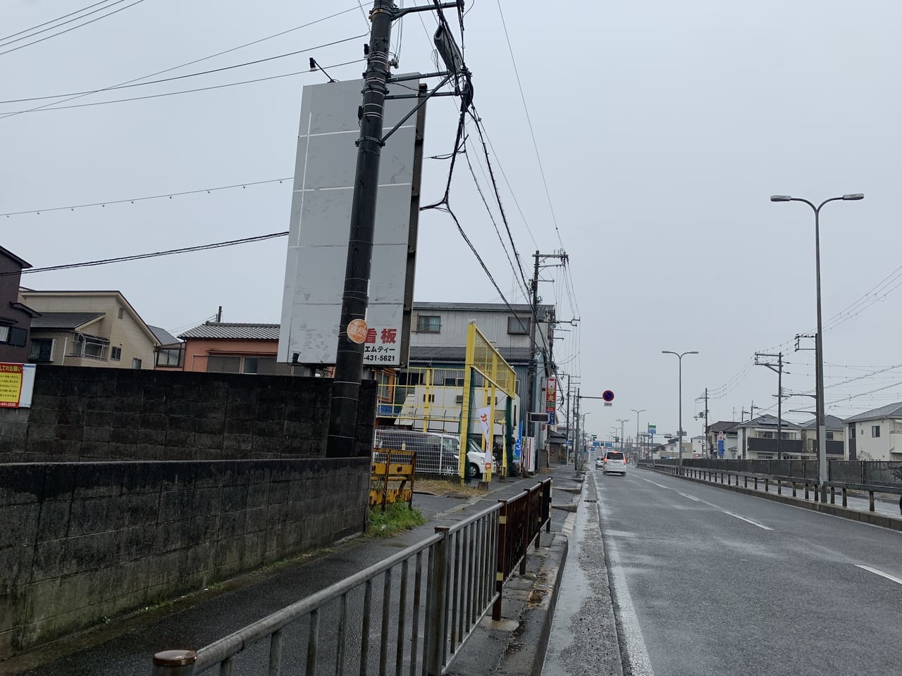 鶏笑前の道路