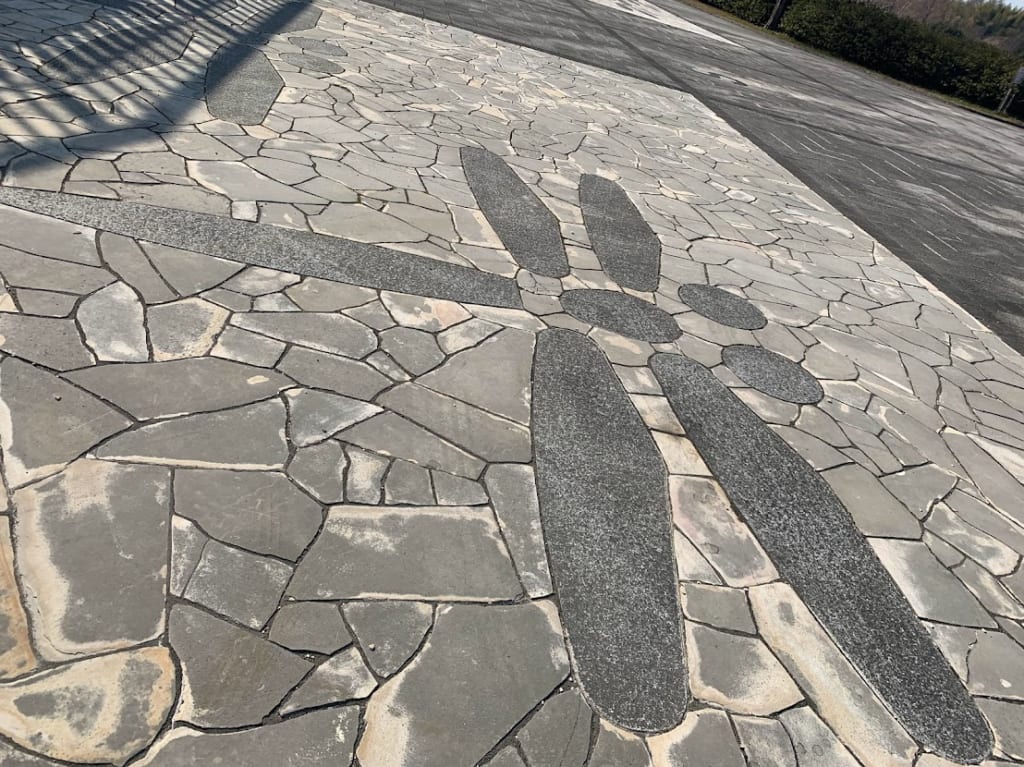 とんぼの石垣