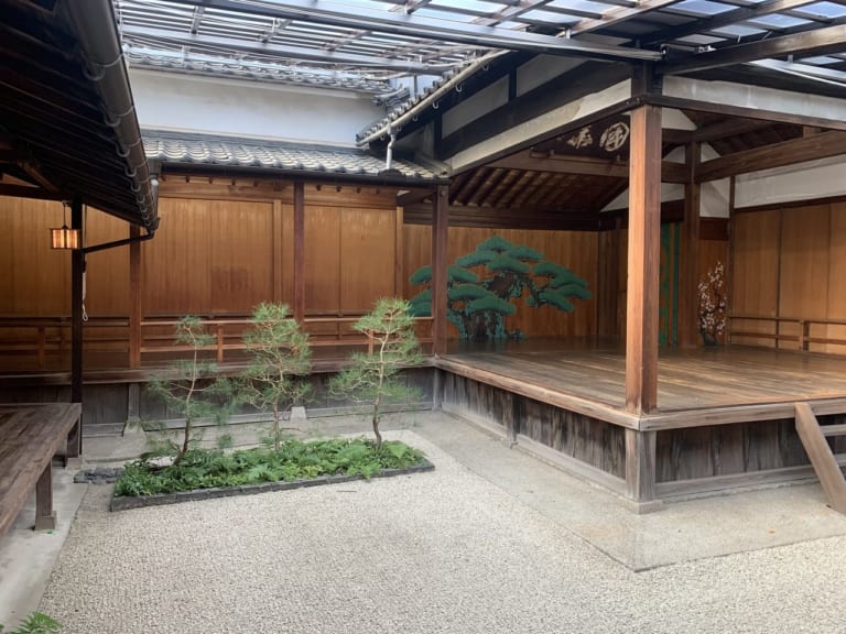 【岸和田市】100年の歴史。国登録有形文化財「杉江能楽堂」 岸和田市・貝塚市