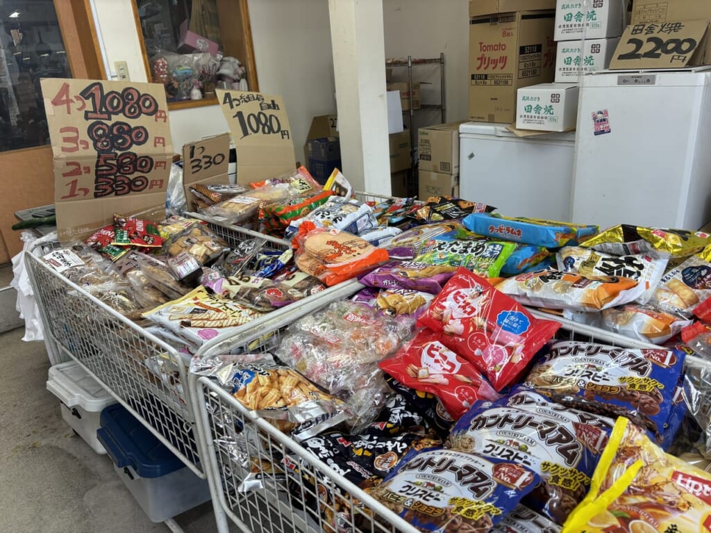 天谷商店店内
