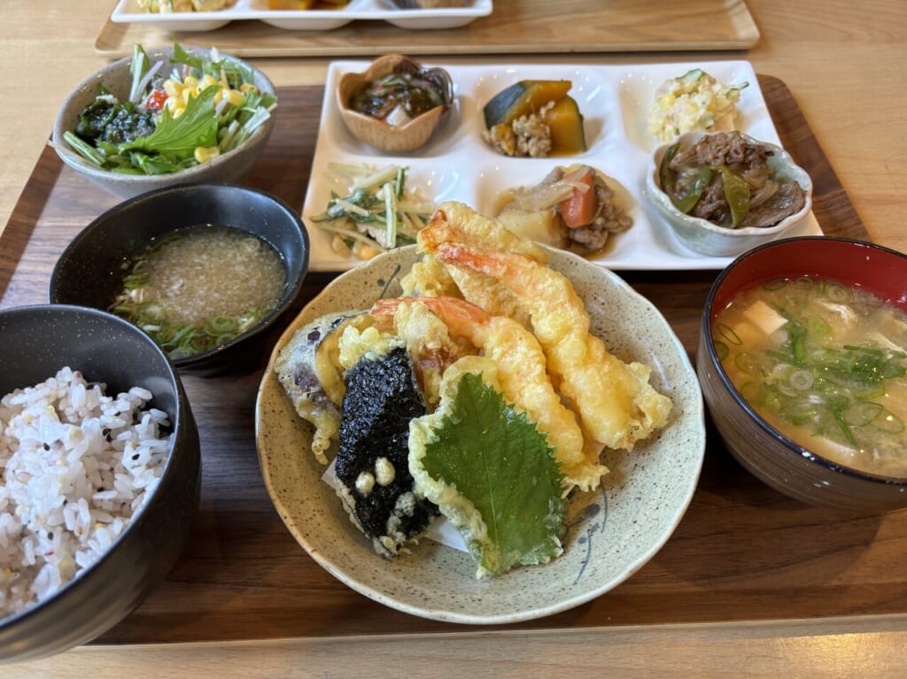 だんらんおろし天ぷら盛合わせ
