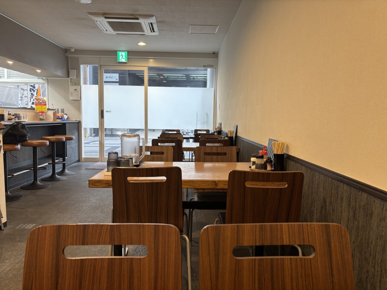 中華居酒屋元店内