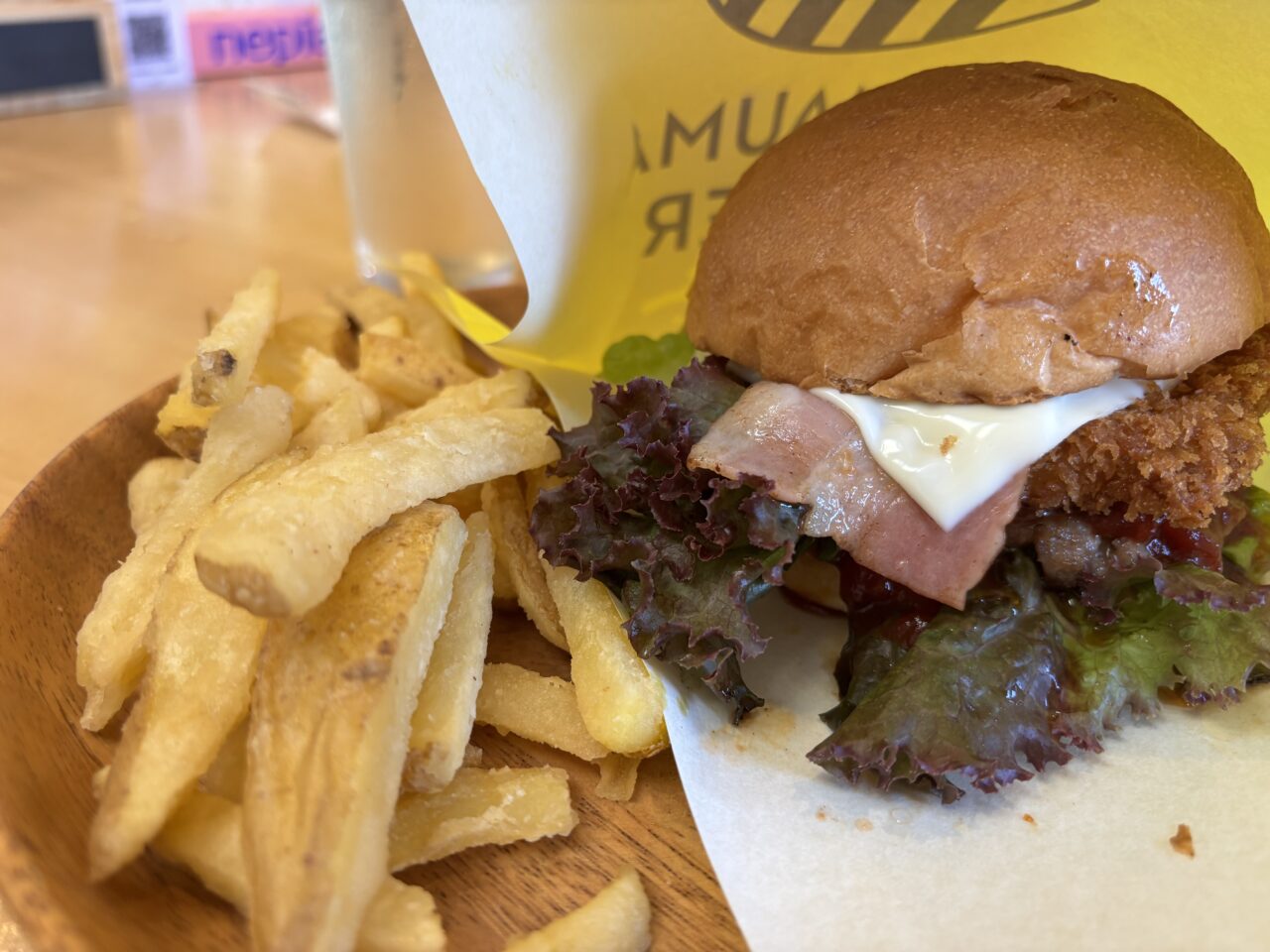 SHIMAUMAバーガー料理