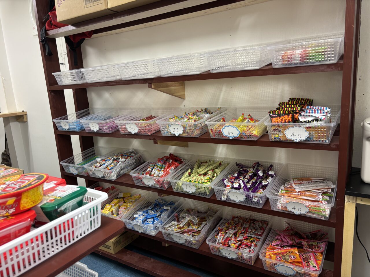 駄菓子たこ焼きてんてん店内