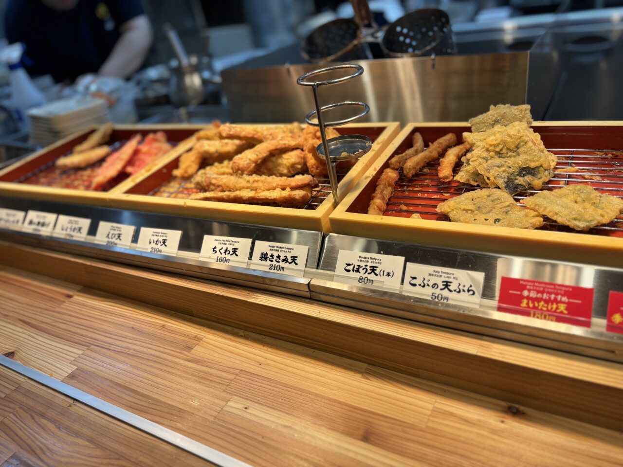 鶴丸うどん店内