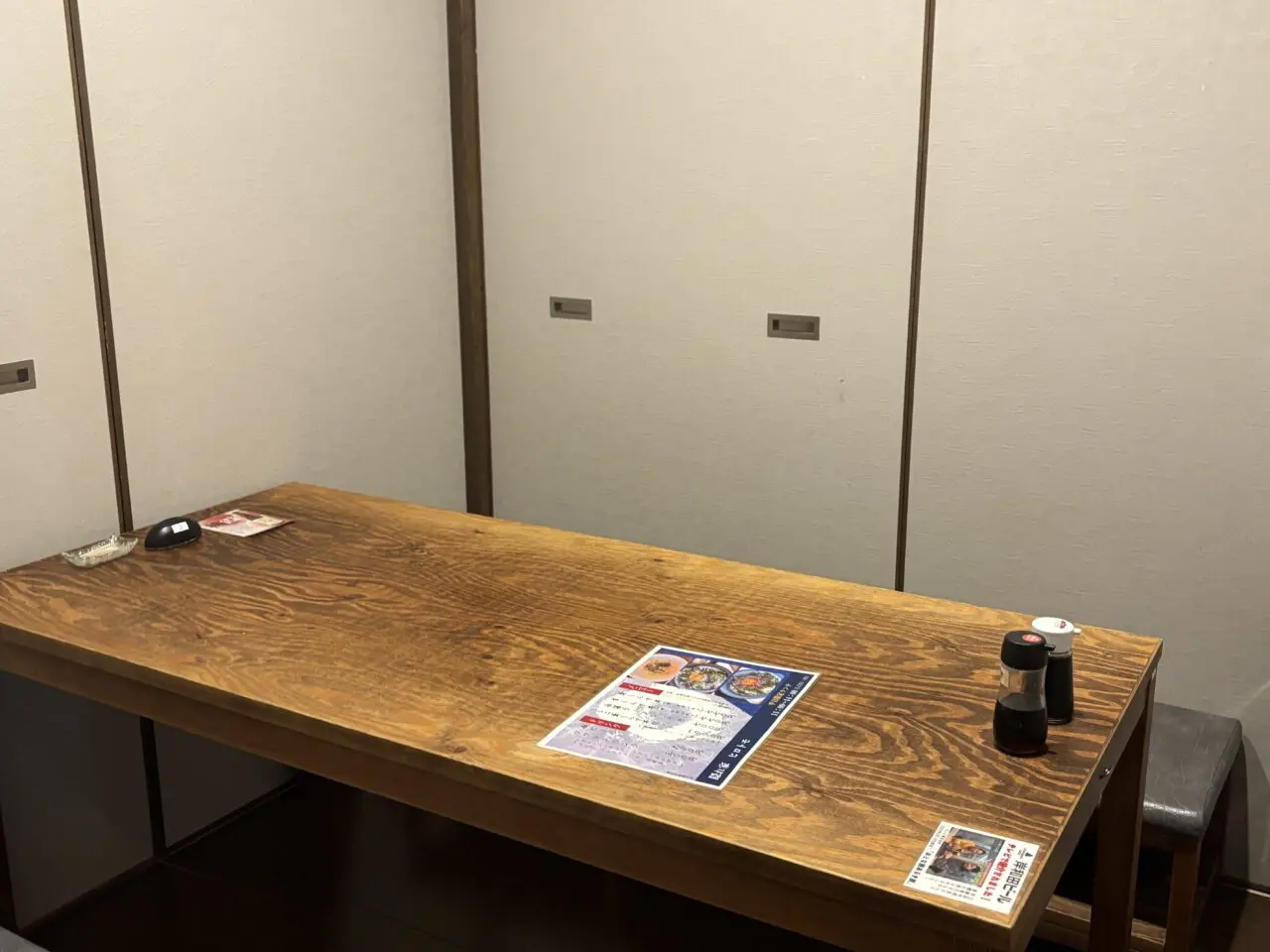 カクレガヒロトモ店内