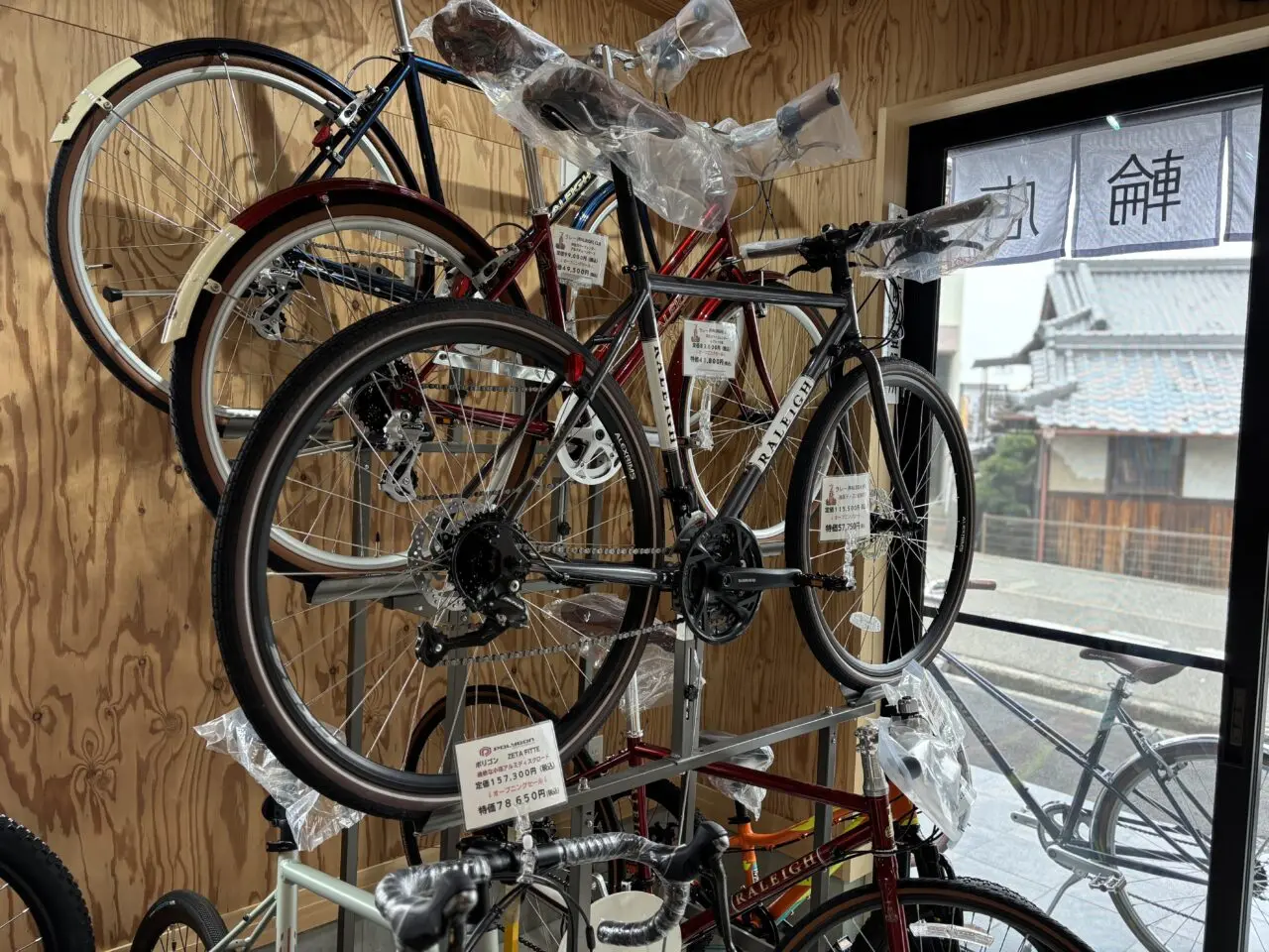 園田銀輪店店内