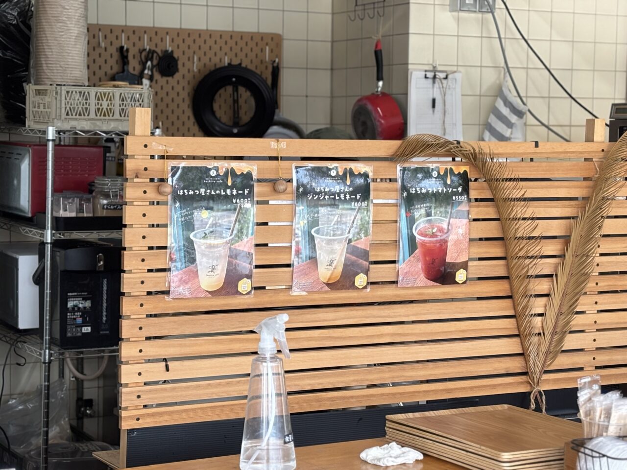 ハチイロカフェ店内