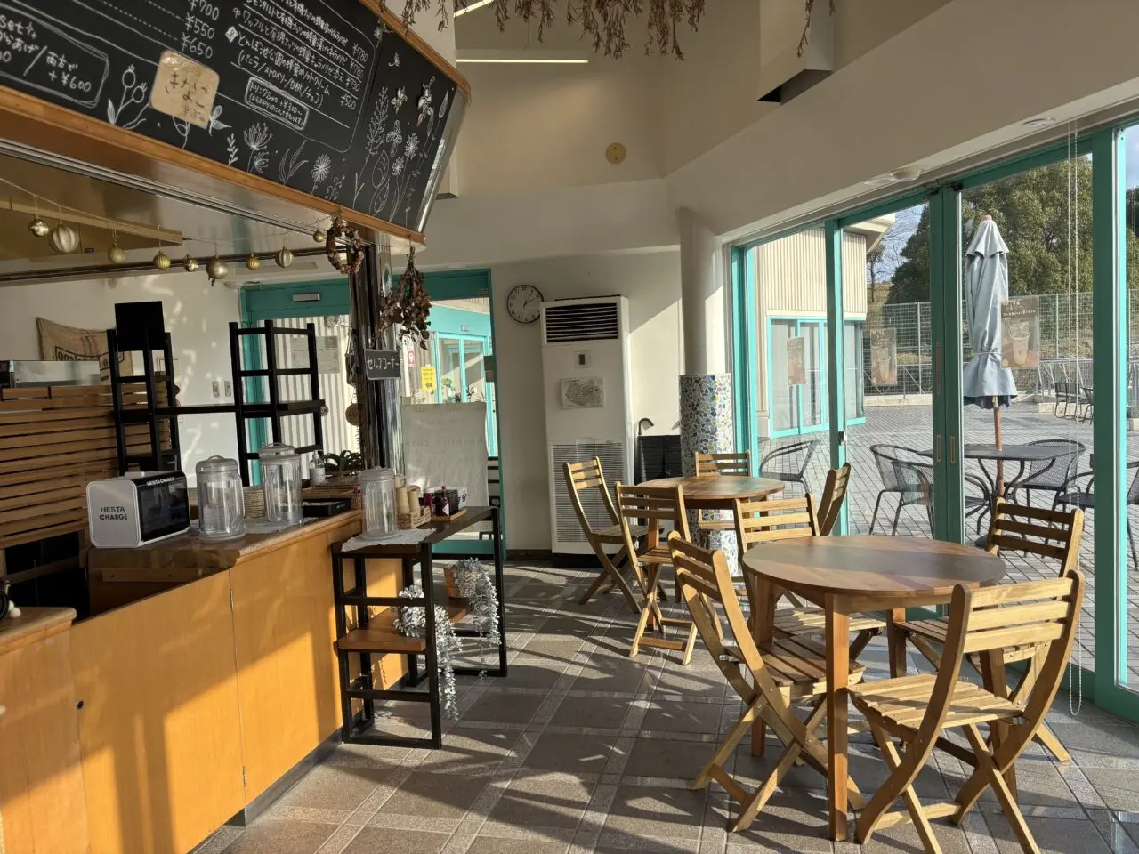 ハチイロカフェ店内