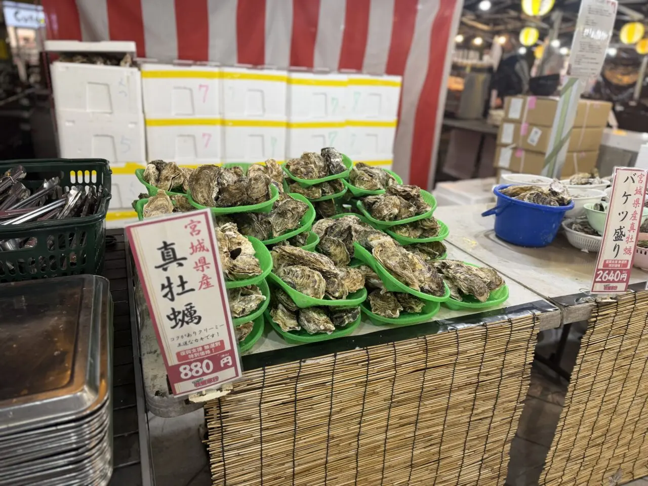 牡蠣奉行店内