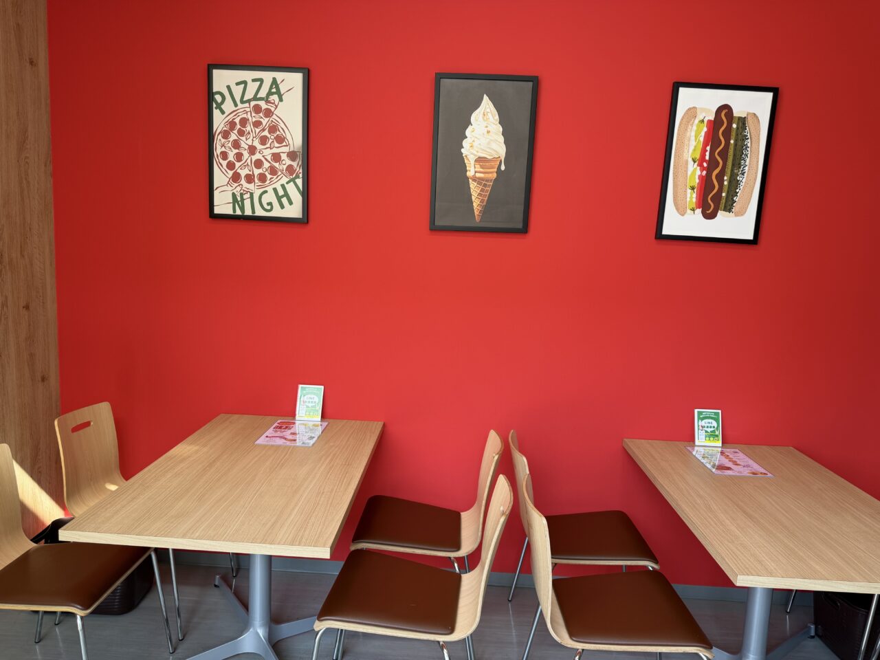 PIZZA STOREイートインスペース