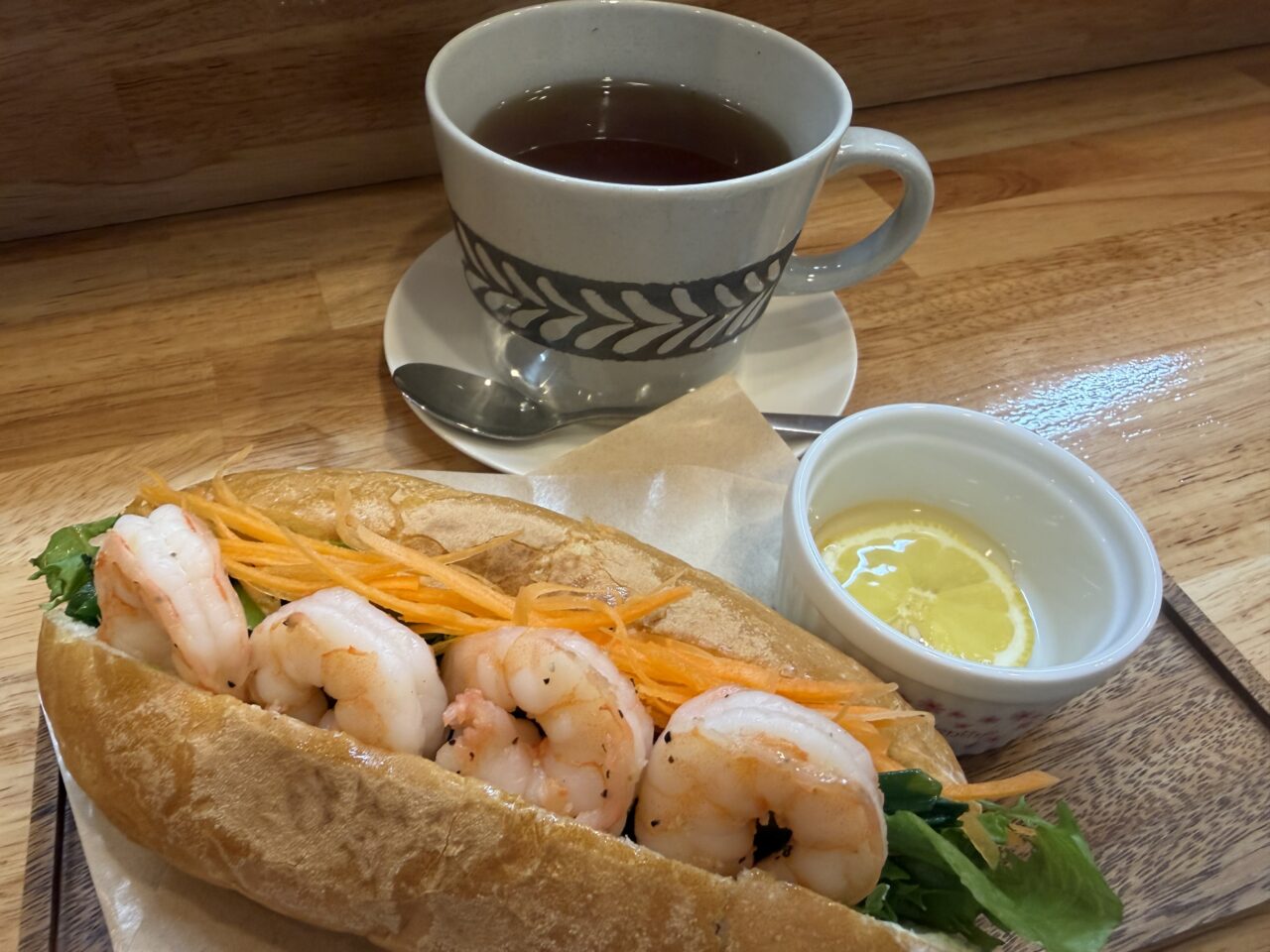 KADOBEYA.CAFE.BAR料理