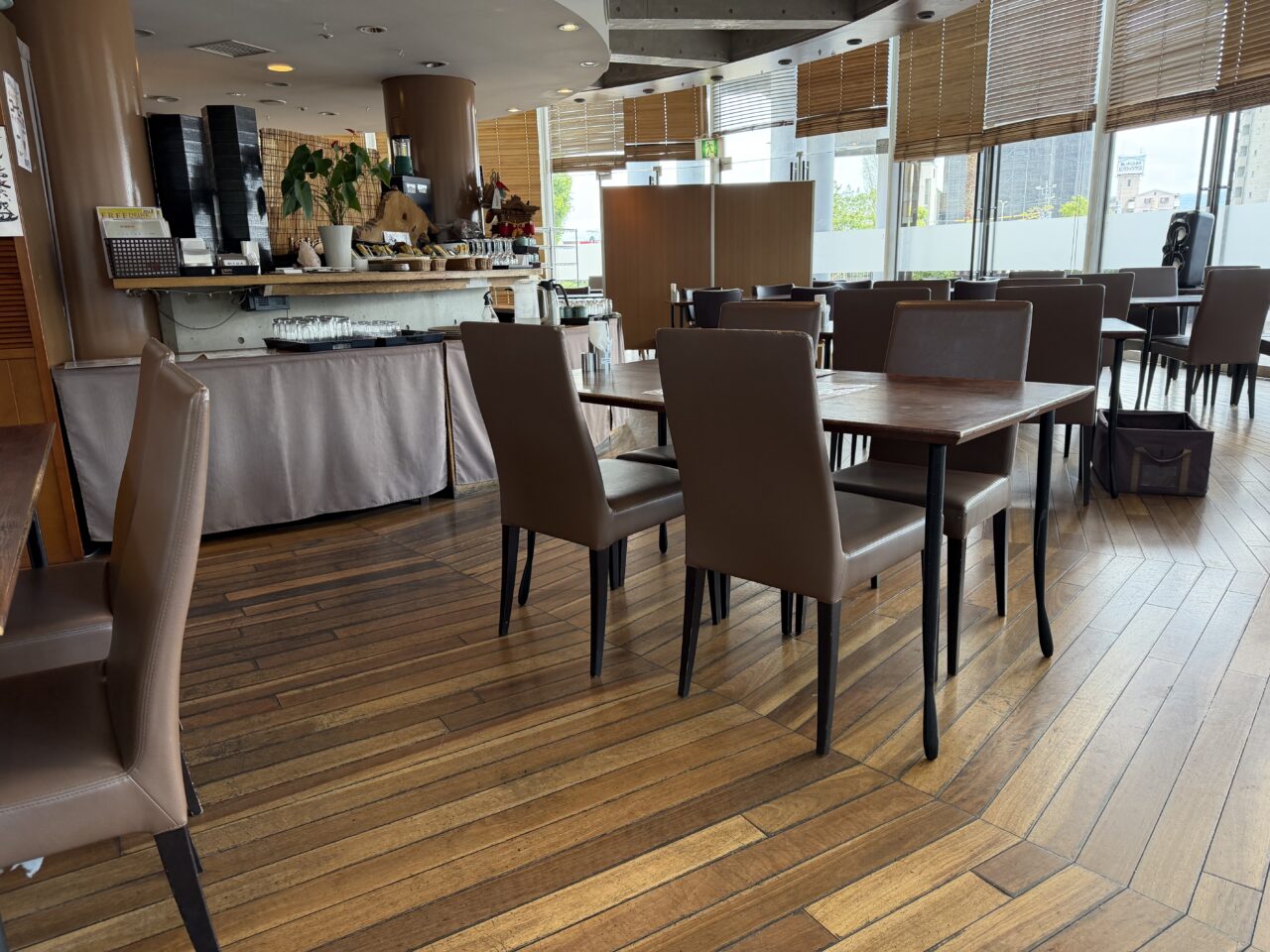 浪切ダイニング by和食屋 庄八店内