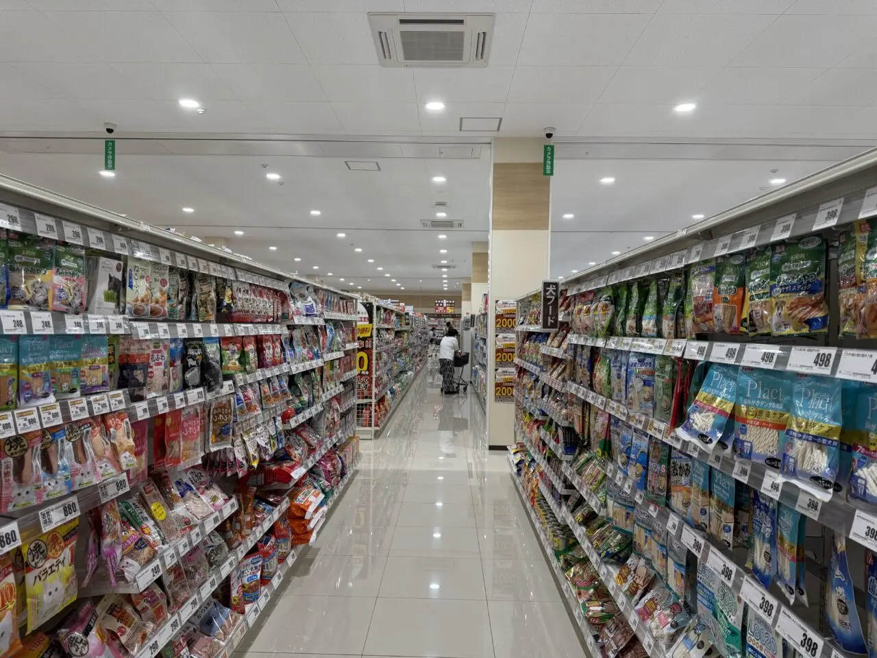 クスリのアオキ上松店店内