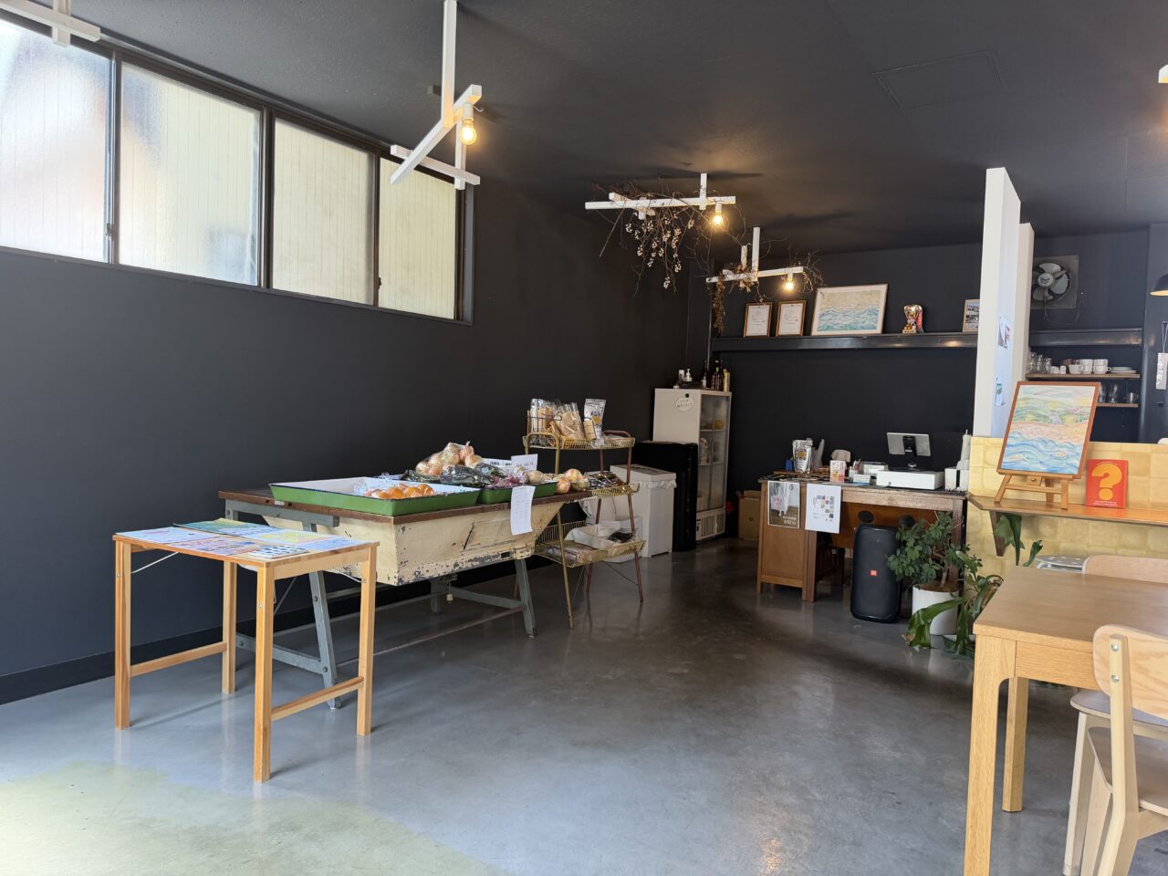 あわい食堂店内
