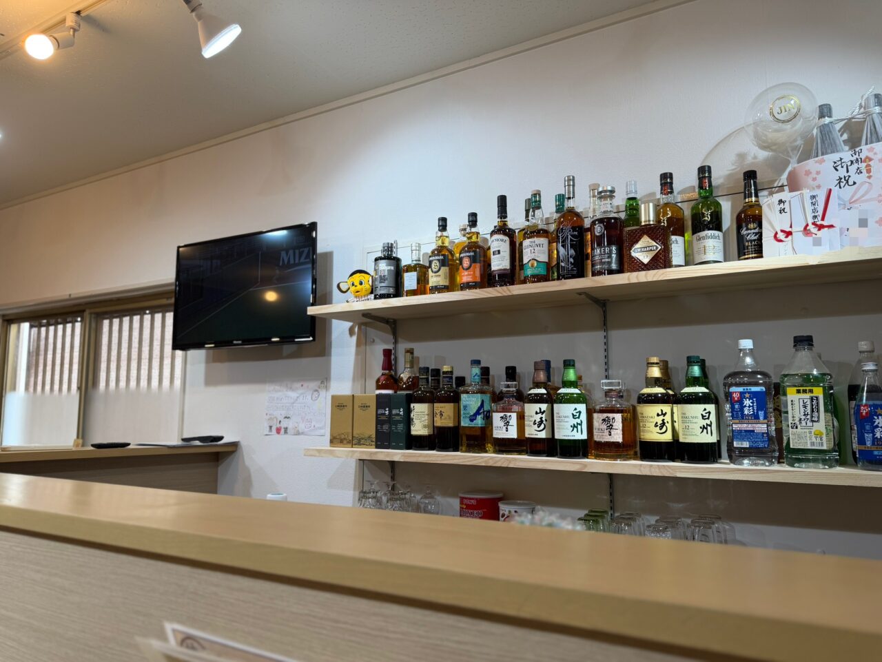 神の卵店内