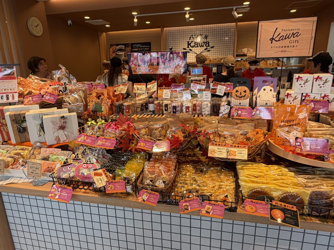 パン工房カワ店内